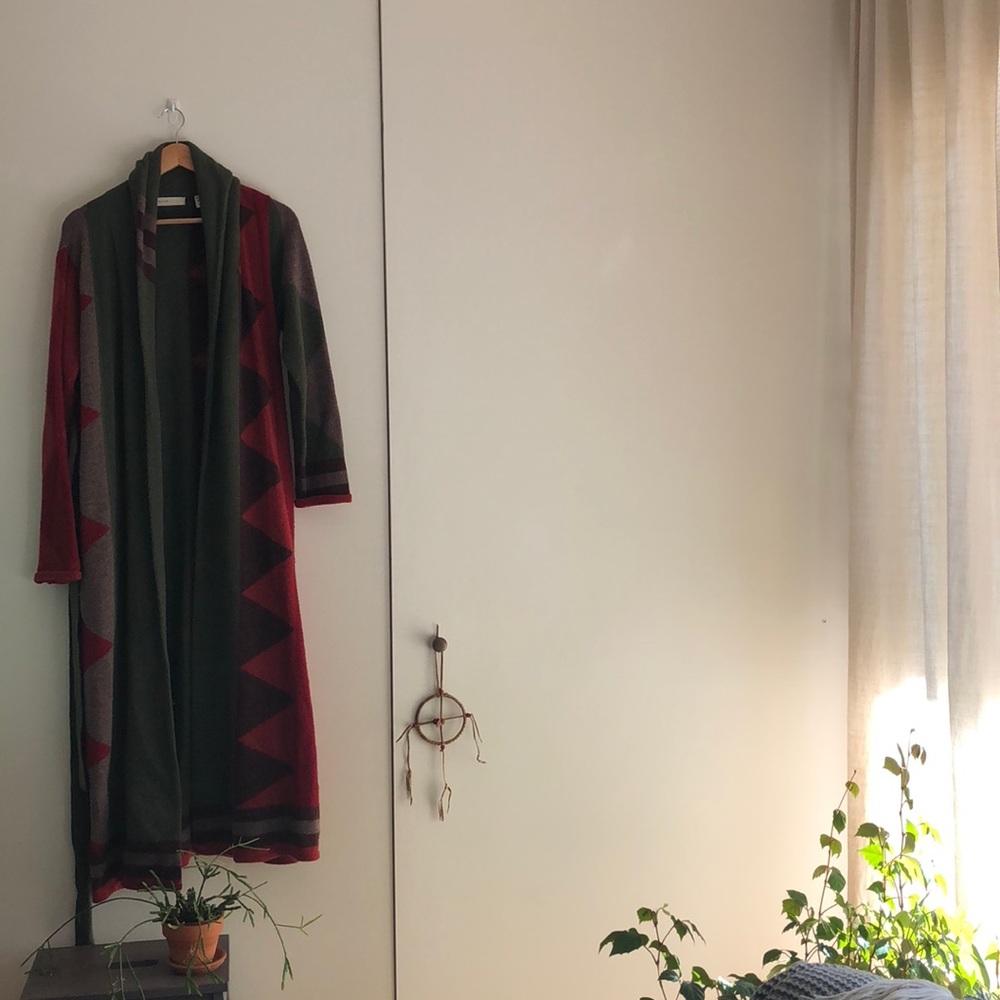 Sleeping on snow long  cardigan